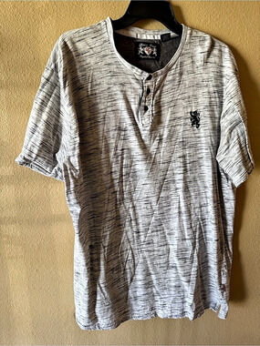 Men’s T-shirt XXL
By English Laundry